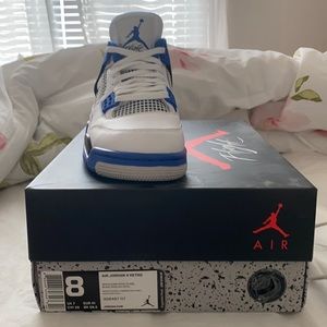Air Jordan 4 Retro